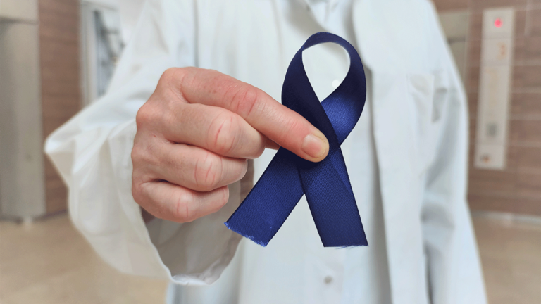 Immanuel Klinik Rüdersdorf - Nachricht - Darmkrebsmonat März: Kein Tabuthema! - blaue Schleife Immanuel Klinik Rüdersdorf - Nachricht - Darmkrebsmonat März: Kein Tabuthema! - blaue Schleife