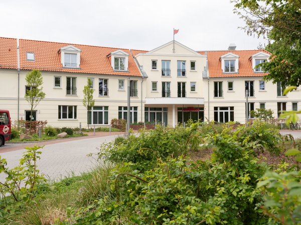 Außenansicht Ersatzgebäude Seniorenpflegeheim Berlin-Zehlendorf während der Generalsanierung und Erweiterung Diakonie Hospiz Wannsee