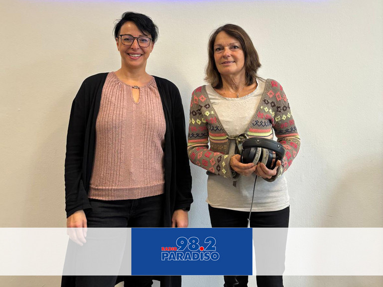 Katja Krusche, Pflegedienstleiterin und stellvertretende Leiterin des Diakonie Hospiz Wannsee mit Moderatorin Julia Nogli Katja Krusche, Pflegedienstleiterin und stellvertretende Leiterin des Diakonie Hospiz Wannsee mit Moderatorin Julia Nogli