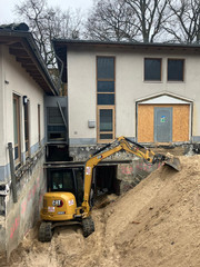 Aushub der Baugrube für das neue Untergeschoss